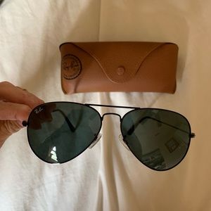 Black Ray Bans Aviator
